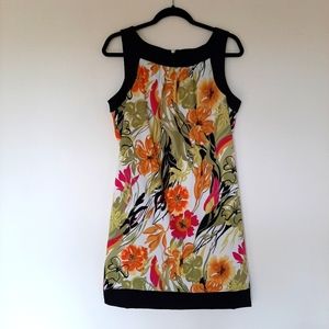 Sleeveless summer dress In Multi-colored Floral Print Like New